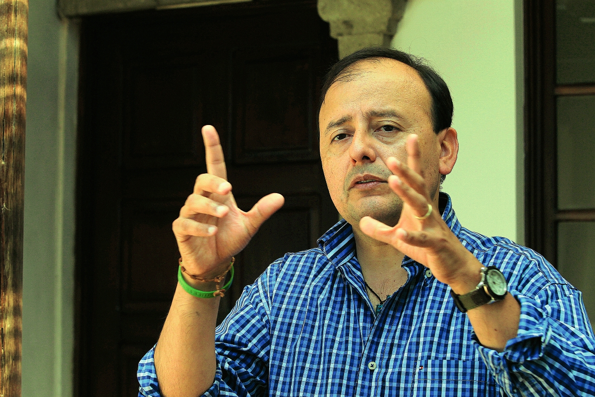 Vinicio Montoya recibió una certificación de la NASA para ser astronauta. ( Foto Prensa Libre: Hemeroteca PL)