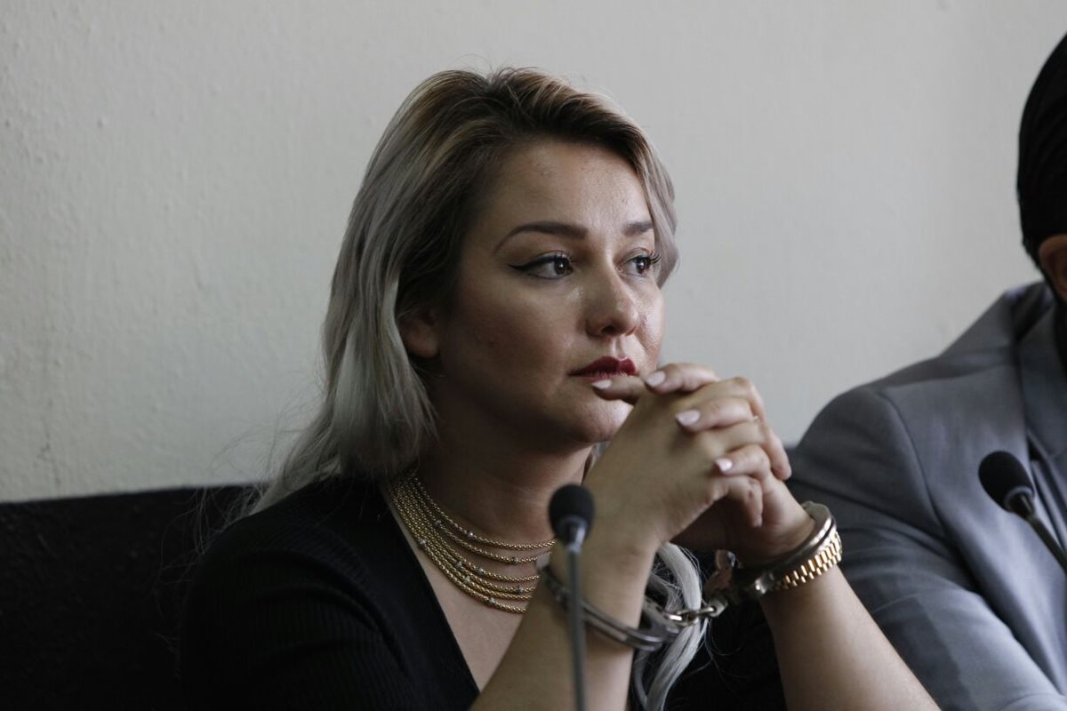 Cynthia Cardona Sandoval en el Tribunal Quinto donde aceptó su extradición a Estados unidos. (Foto Prensa Libre: Paulo Raquec)