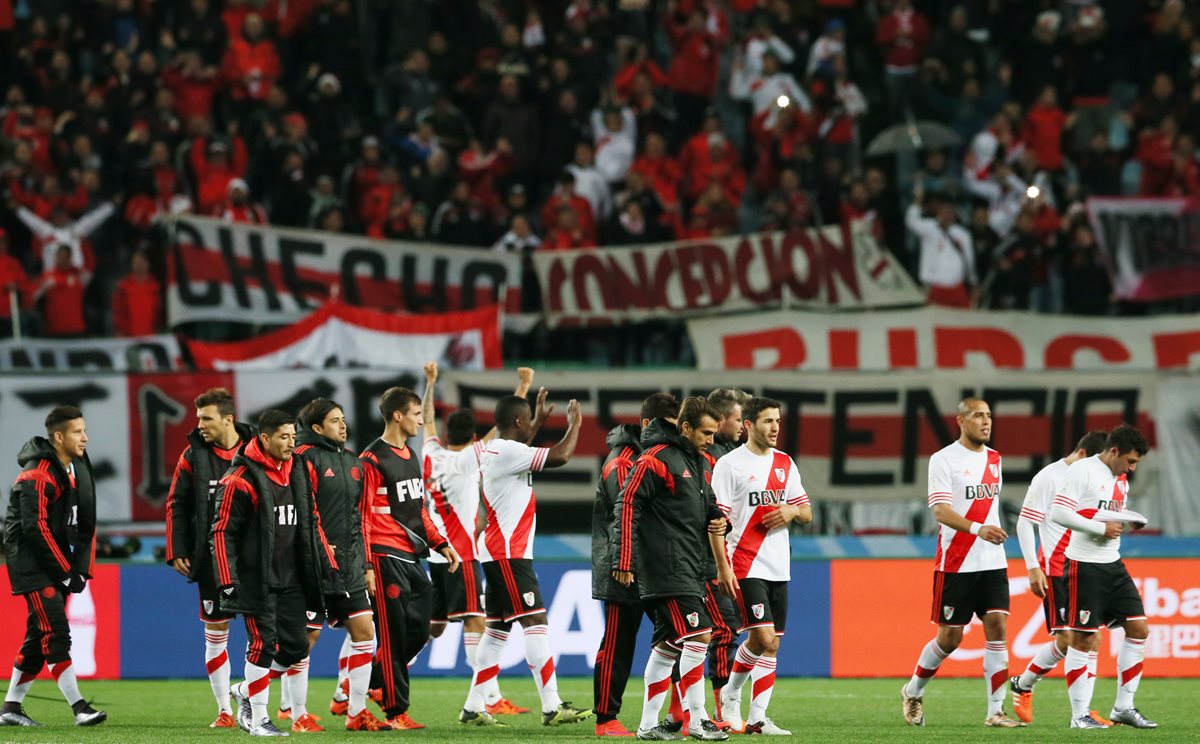 Los jugadores de River Plate celebran luego de la victoria contra el Hiroshima en el Mundial de Clubes. (Foto Prensa Libre: AP)