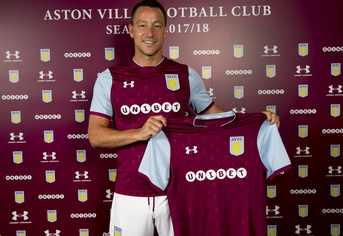 John Terry fue presentado este lunes como el nuevo jugador del Aston Villa. (Foto Prensa Libre: cortesía Twitter @AVFCOfficial)