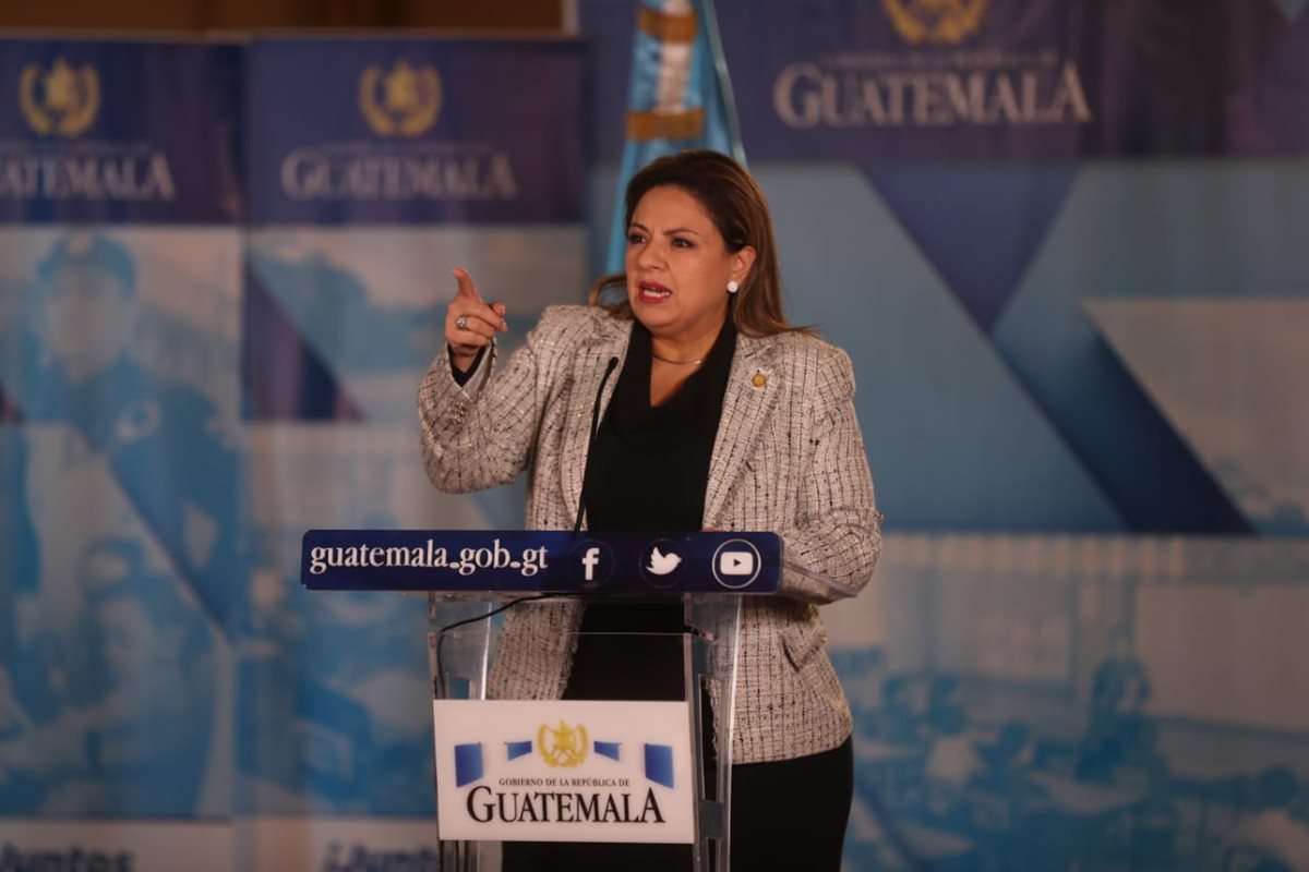 La ministra de Relaciones exteriores, Sandra Jovel, en conferencia de prensa. (Foto Prensa Libre: Óscar Rivas)