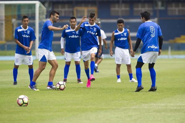 Suchitepéquez se ejercitó esta mañana en el estadio Doroteo Guamuch Flores, para preparar el duelo contra el Real Estelí de Nicaragua (Foto Prensa Libre: Norvin Mendoza)