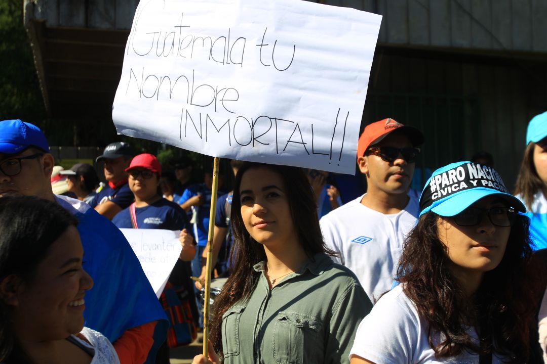 El nombre de Guatemala también resalta en los carteles.