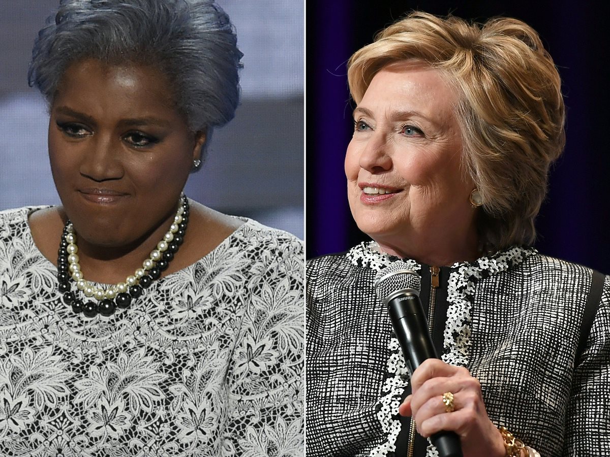 Explosivas revelaciones DE Donna Brazile deL operativo demócrata de que las primarias de 2016 se inclinaron a favor de Hillary Clinton. (Foto prensa Libre:AFP).