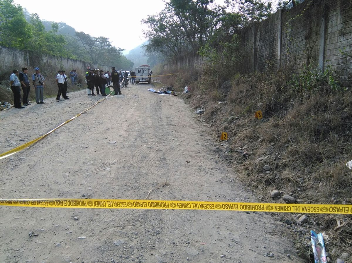 La mujer habría sido ultrajada y luego lapidada en un paraje del casería Rustrián, en Villa Canales.(Foto Prensa Libre: Estuardo Paredes)