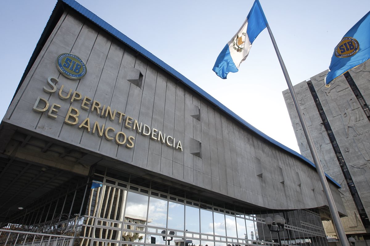 Edificio de la Superintendencia de Bancos de Guatemala, ubicado al final de la novena avenida de la zona 1.  FOTO: RODRIGO MENDEZ