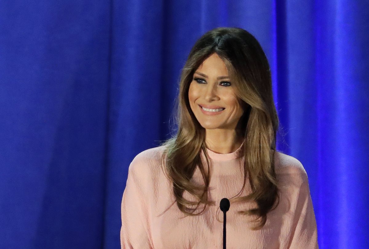 Melania Trump en un reciente acto de campaña a favor de su esposo, el republicano Donald Trump. (Foto Prensa Libre: AP)