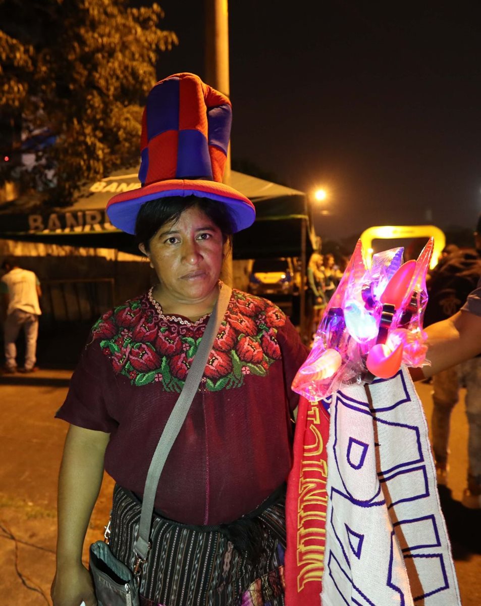 Los vendedores de artículos promocionales también estuvieron presentes.