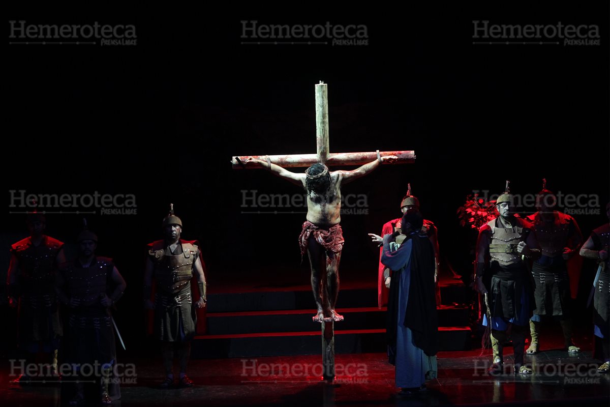 Invitación de 1999 para presenciar la obra "La Vía Dolorosa". (Foto: Hemeroteca PL)