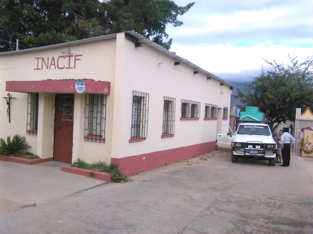 Instituto Nacional de Ciencias Forenses de la cabecera de Chiquimula. (Foto Prensa Libre: Edwin Paxtor)