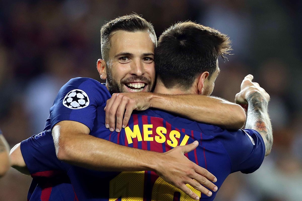 En los últimos encuentros, Jordi Alba ha hecho una gran dupla con Leo Messi. (Foto Prensa Libre: EFE)