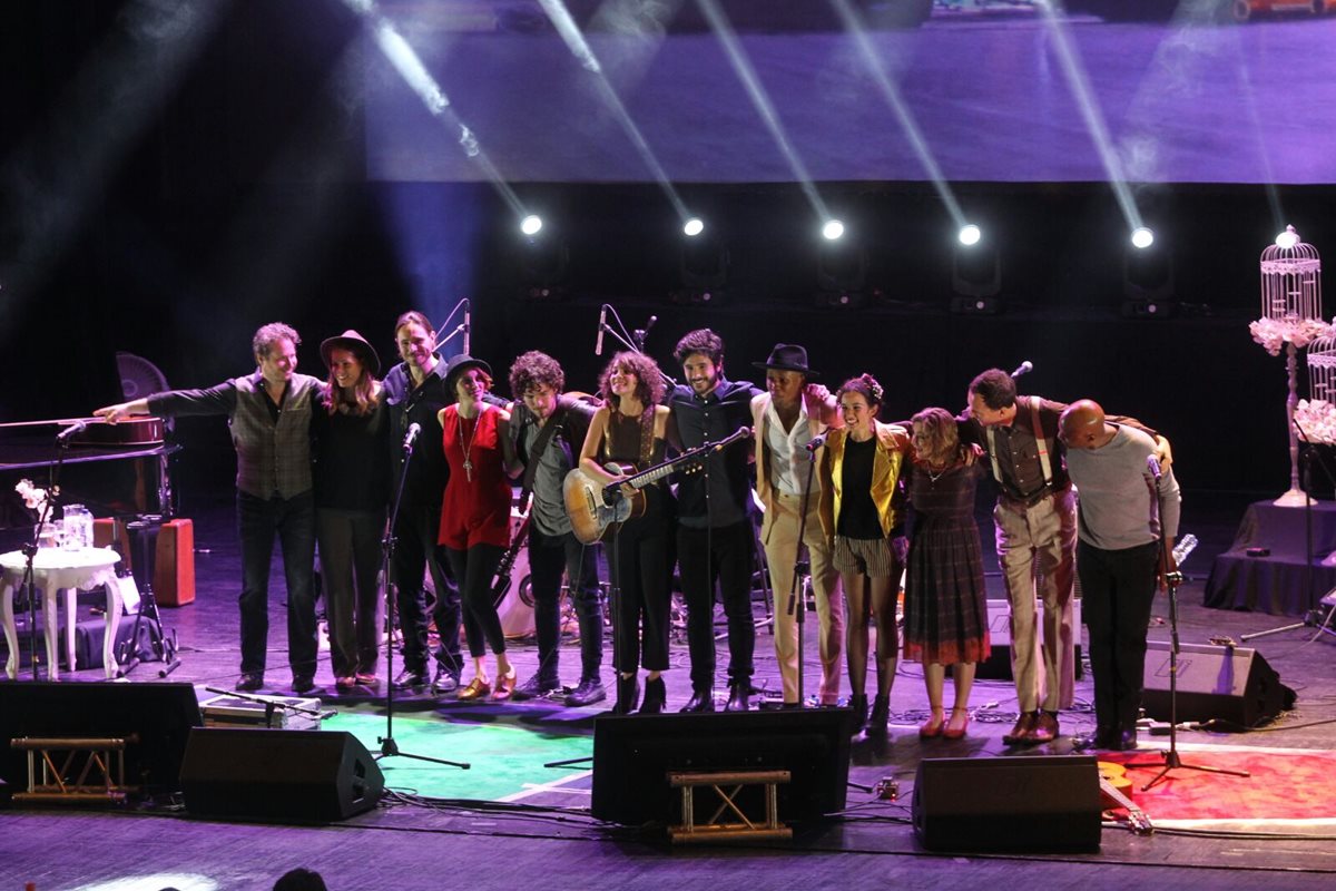 Gaby Moreno y sus invitados deleitaron durante dos horas al público con una presentación de lujo. (Foto Prensa Libre: Keneth Cruz)