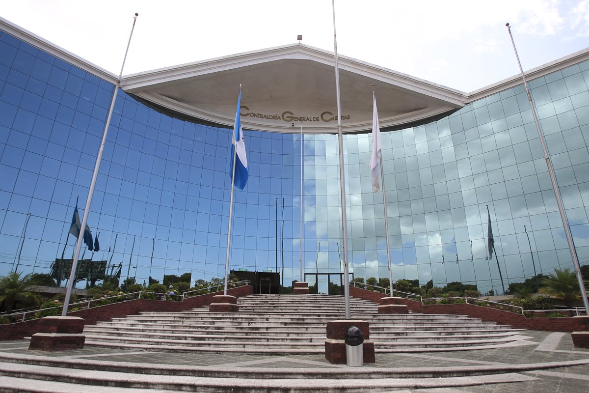 Accionan contra salas y juzgados que obligan a la Contraloría a entregar finiquitos a candidatos a puestos de elección popular. (Foto Prensa Libre: Hemeroteca PL)