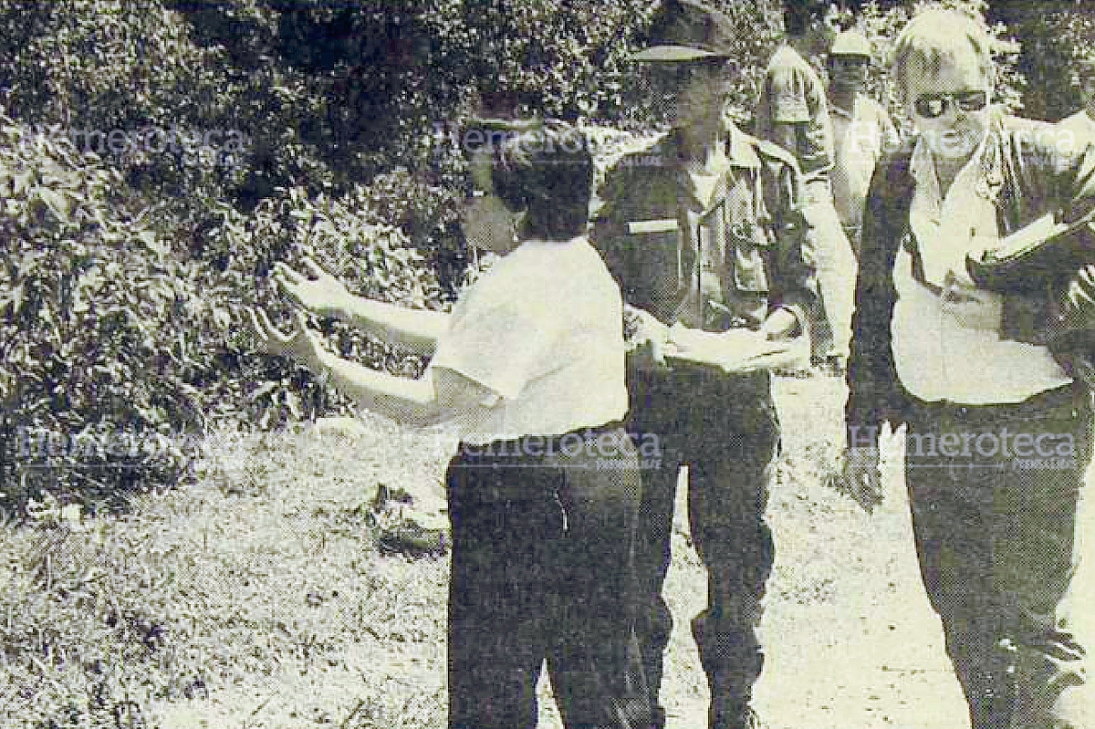 Marta Arrivillaga, esposa de Carpio, en el lugar donde ocurrió el ataque. (Foto: Hemeroteca PL)