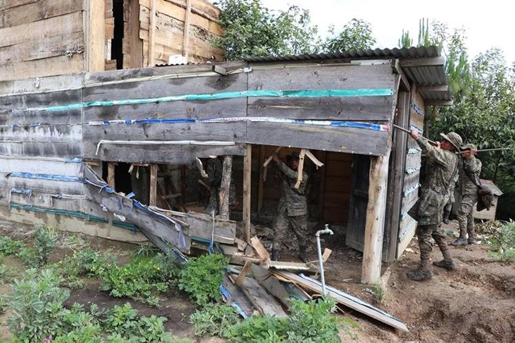 El Ejército destruyó varios búnkeres durante el estado de Sitio en Ixchiguán y Tajumulco, San Marcos. (Foto Prensa Libre: Hemeroteca PL)