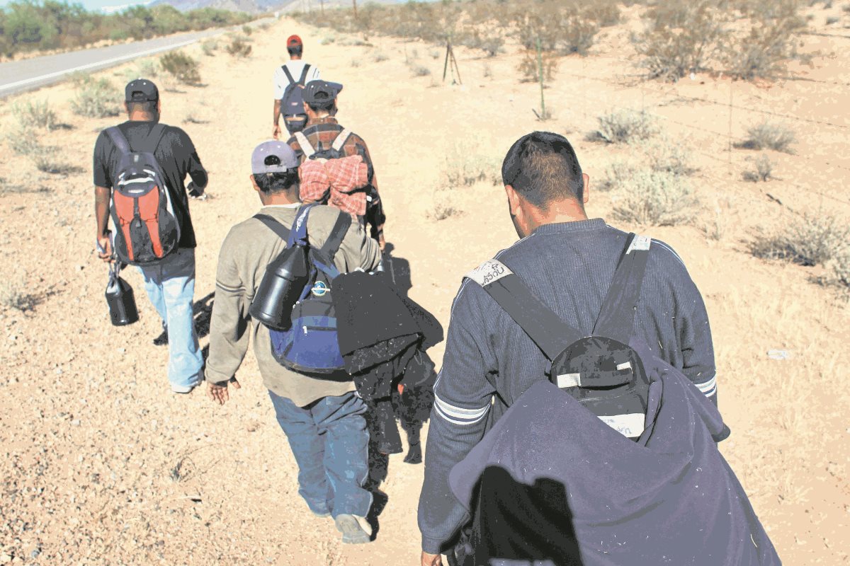 Las personas se mueven de un departamento a otro por situaciones de violencia, en algunos casos a otros paises. (Foto Prensa Libre: Hemeroteca PL)