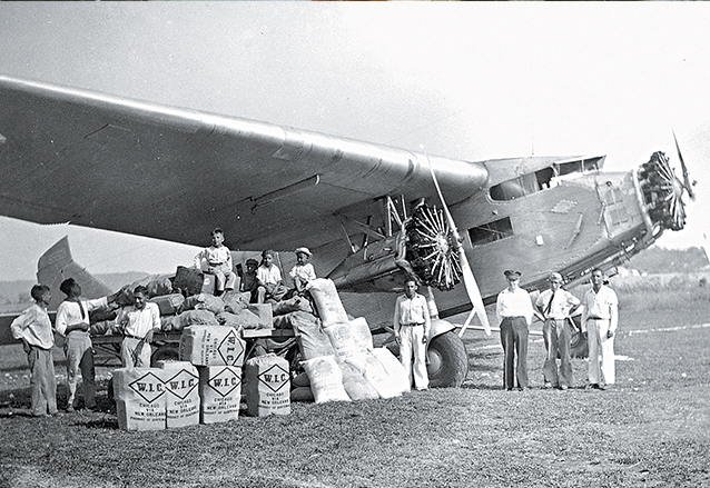 Aero?dromo de Santa Elena, Pete?n, en 1940. Se aprecia un cargamento de chicle, que se exportaba principalmente a Estados Unidos. (Foto: Hemeroteca PL)