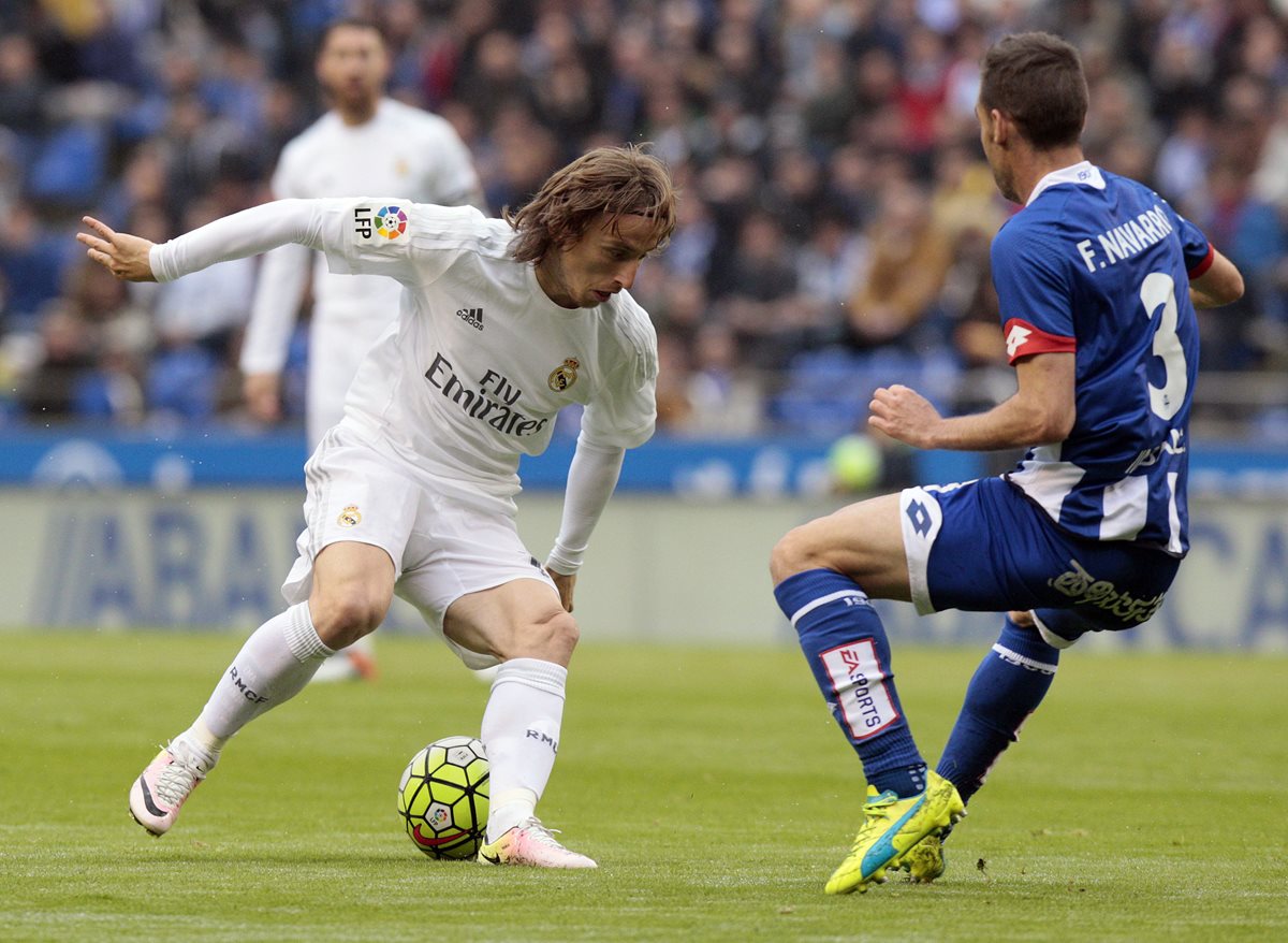 El volante Luka Modric encabeza la lista de jugadores de Croacia para la Eurocopa de Francia. (Foto Prensa Libre: AP)