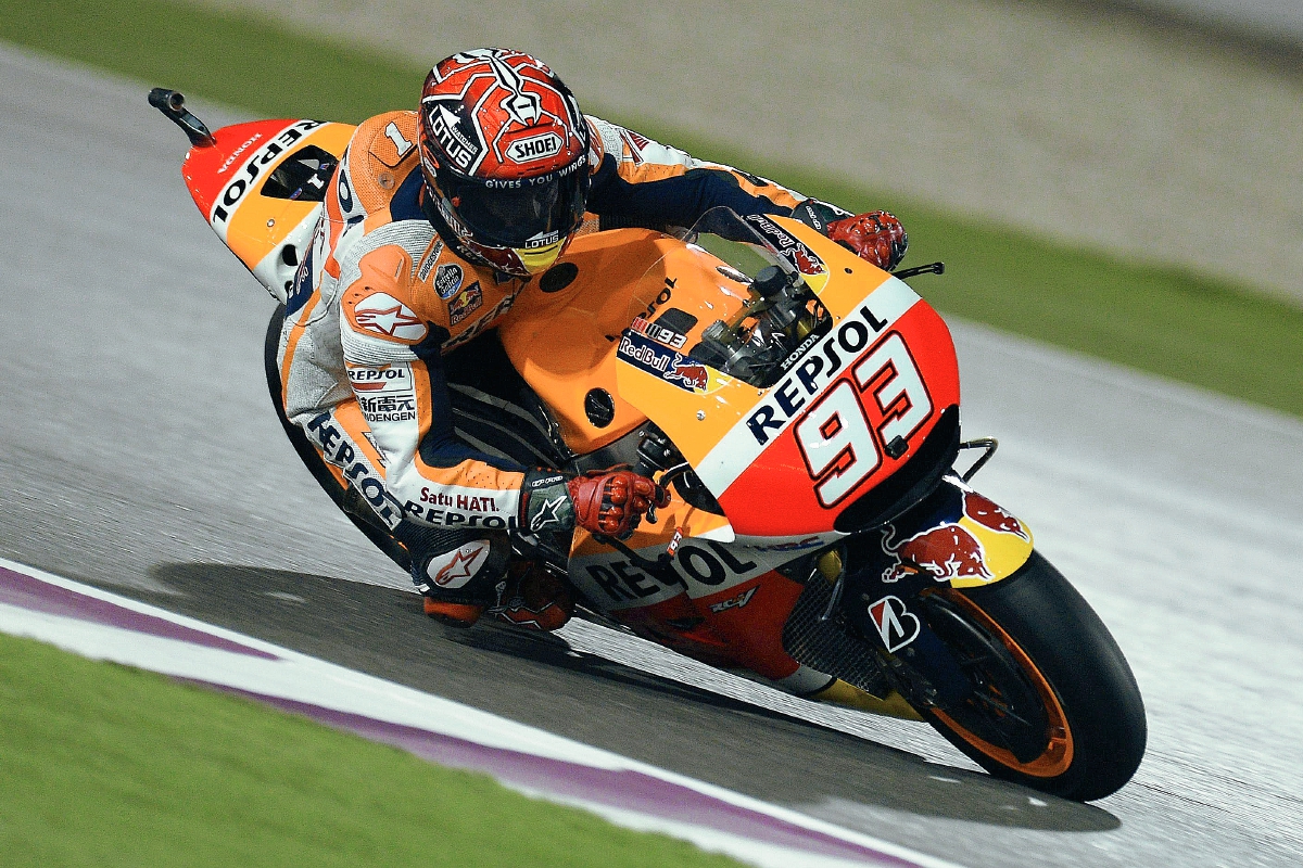 El piloto español Marc Márquez de Repsol Honda se prepara para el  primer gran premio de la temporada que se celebrará el próximo domingo 29 de marzo de 2015. (Foto Prensa Libre: EFE)