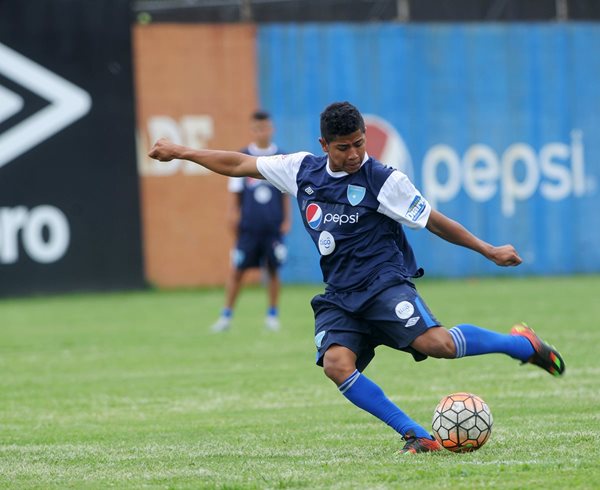 Pedro Altán, de Municipal, es uno de los seleccionados nacionales Sub 20 (Foto Prensa Libre: Hemeroteca PL)