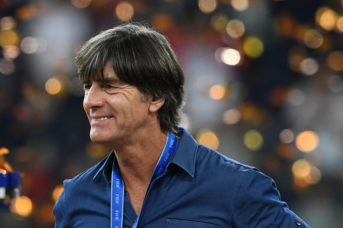 Joachim Löw se siente satisfecho por lo hecho por su joven selección. (Foto Prensa Libre: AFP)