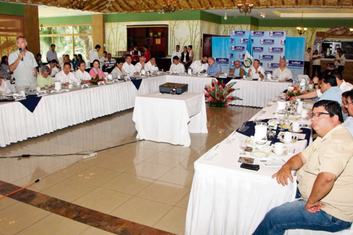 GABINETE ECONÓMICo se reunió ayer en los hostales del Irtra en el departamento de Retalhuleu.