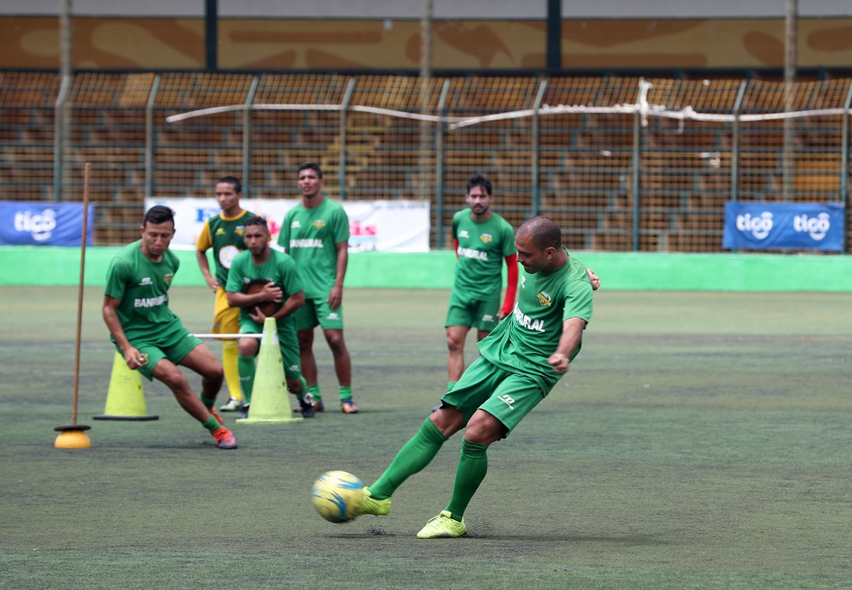 Janderson Pereira será titular con Petapa el domingo contra Antigua GFC. (Foto Prensa Libre: Edwin Fajardo)