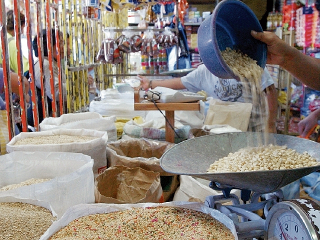 La nueva Canasta Básica de Alimentos tiene 34 productos. (Foto Prensa Libre: Hemeroteca PL)