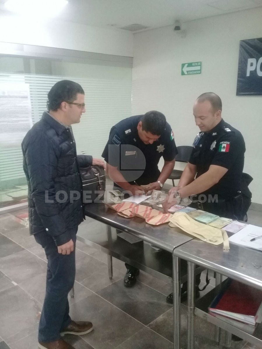 Según el periodista mexicano Joaquín López-Dóriga, en la foto aparece José Armando Rodríguez Ayache, concuño del exgobernador Javier Duarte. Quería llevarle miles de euros, añadió. (Foto, Prensa Libre: @lopezdoriga)