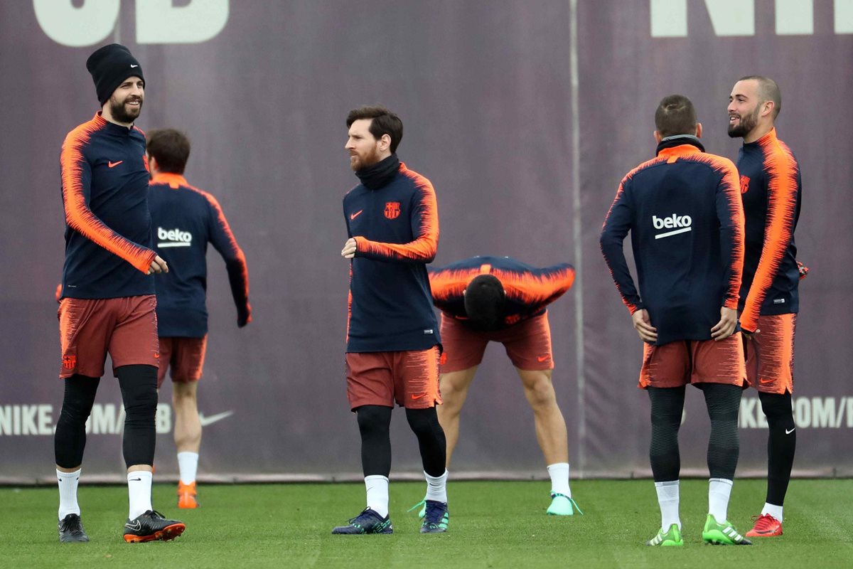 Messi está convocado para jugar contra el Sevilla en el reinicio de La Liga. (Foto Prensa Libre: EFE)