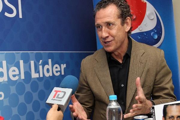 Jorge Valdano estuvo en Guatemala y habló de futbol y liderazgo. (Foto Prensa Libre: Óscar Felipe)<br _mce_bogus="1"/>