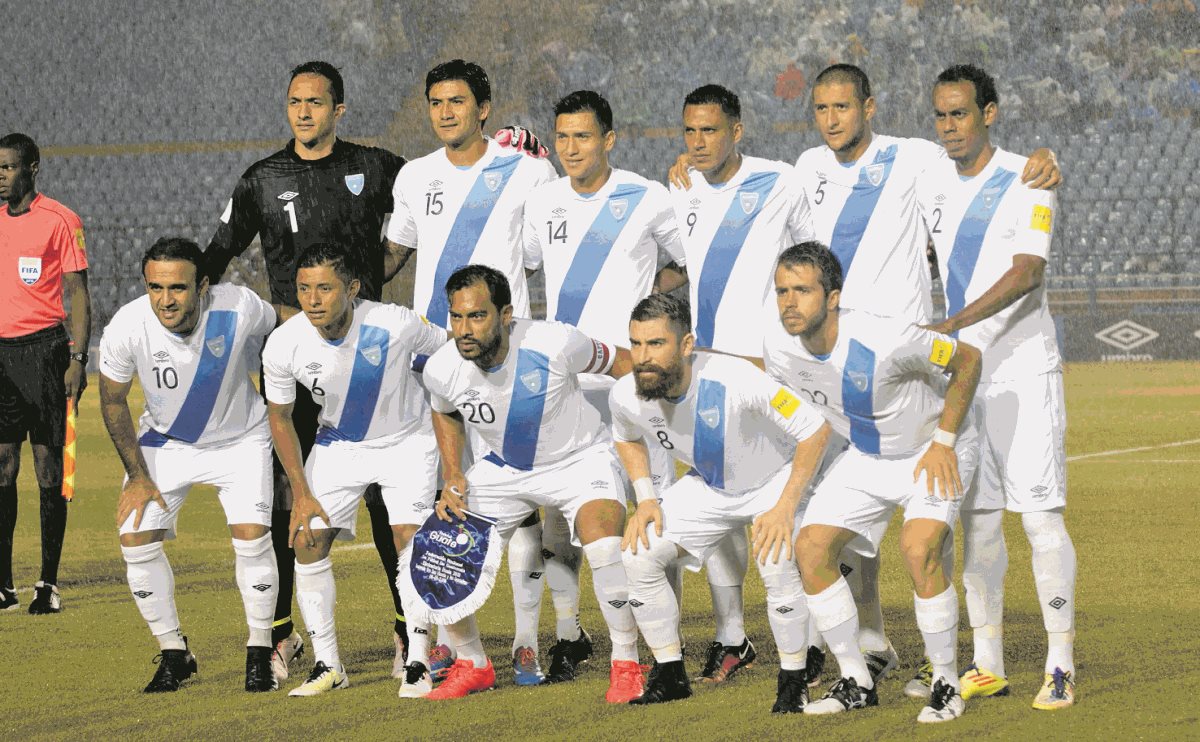 La Selección Nacional de futbol disputó su último partido el 6 de septiembre de 2016, en la victoria por 9-3 contra San Vicente y Las Granadinas. En ese juego Carlos el Pescado Ruiz se retiró por la puerta grande al marcar cinco goles y conseguir el récord de mejor anotador de clasificatorias mundialistas (Foto Prensa Libre: Hemeroteca PL)