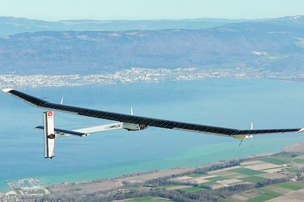 El avion solar Impulse 2 ya se encuentra rumbo a Hawái en la etapa más arriesgada del vuelo. (Foto Prensa Li bre: AP).