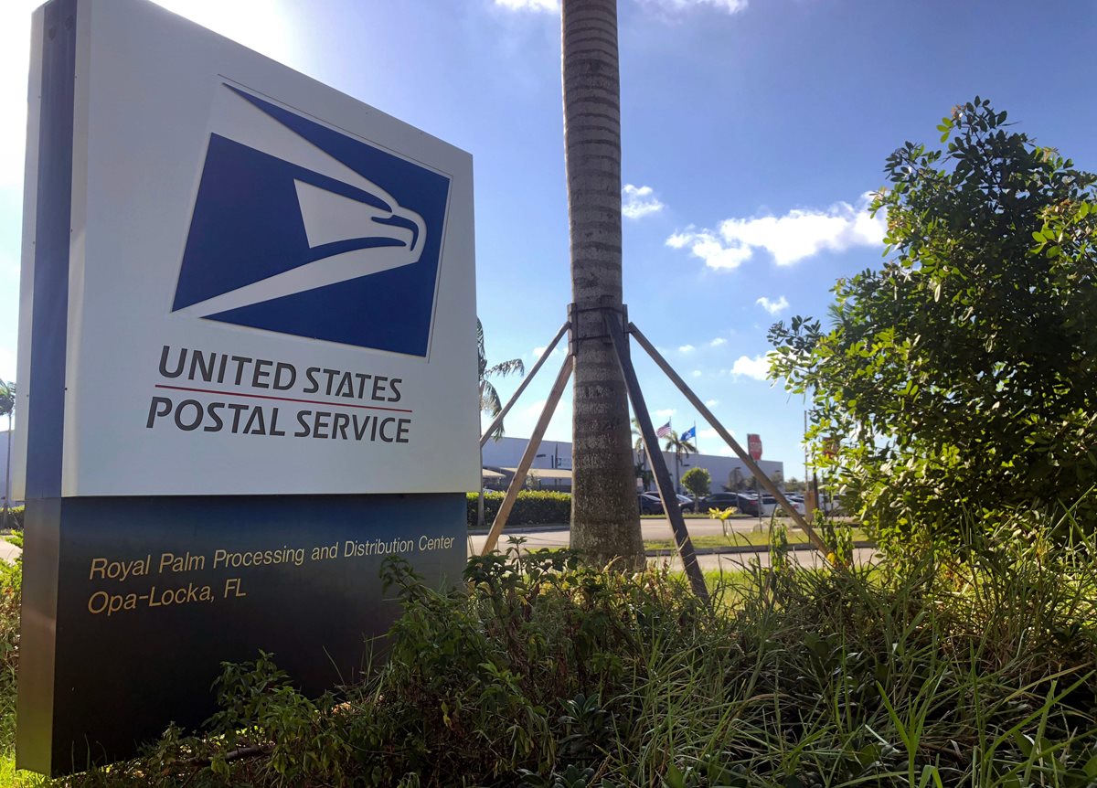 Servicio postal de Opa-Locka, Florida, es investigado por el envío de paquetes. (Foto Prensa Libre: AFP)