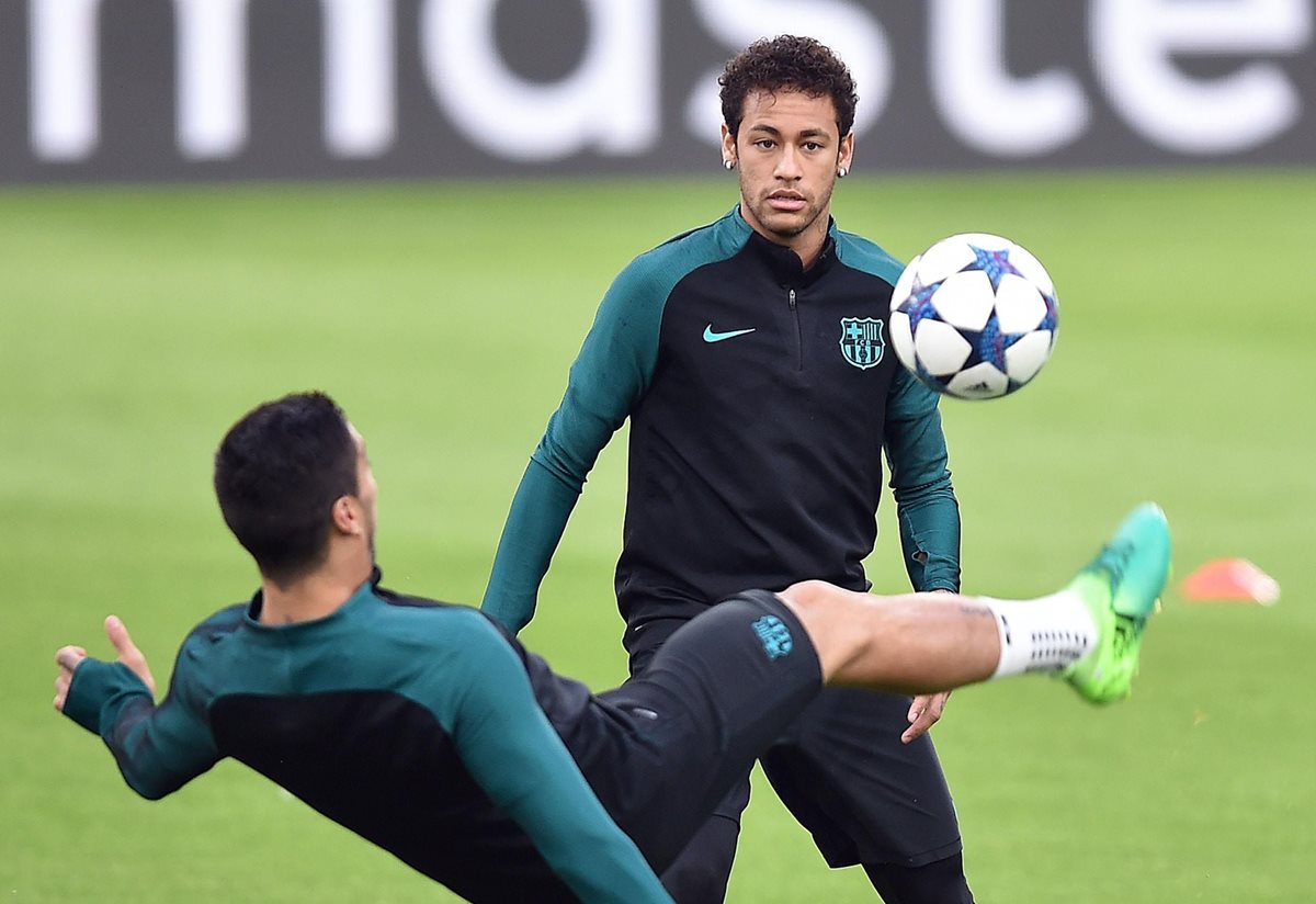 Neymar no podrá actuar en el clásico frente al Real Madrid el 23 de abril. (Foto Prensa Libre: AFP)