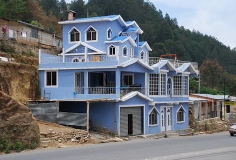 En el área  rural es común que muchas construcciones no se rijan a normas estructurales. (Foto PrensaLibre:cortesía Agies)