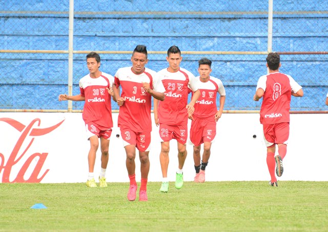 Suchitepéquez durante el entrenamiento antes de enfrentar al subcampeón Guastatoya. (Foto Prensa Libre: Omar Méndez).