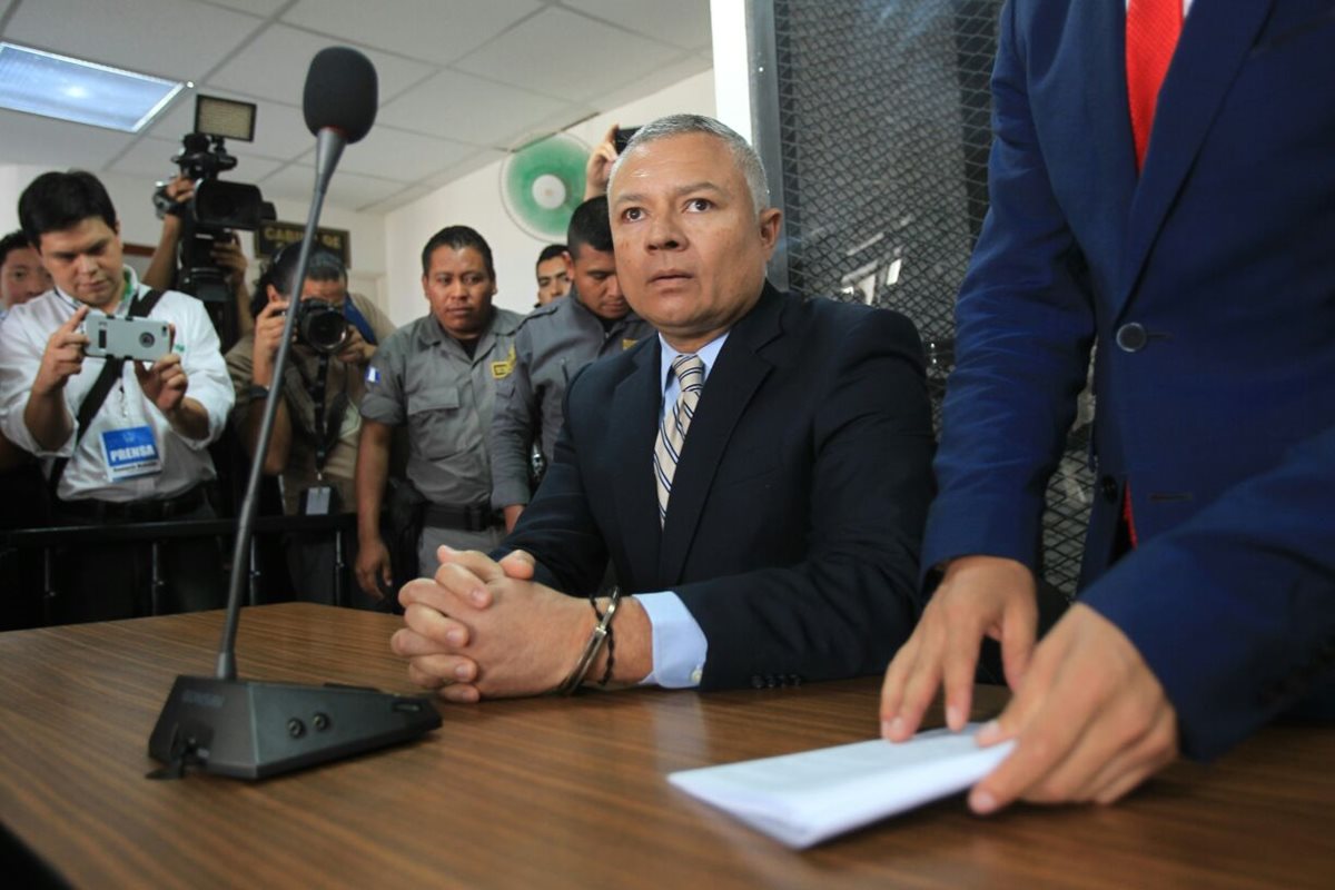 Salvador González, <em>Eco</em>, se presentó al juicio de extición de Q2.3 millones. (Foto Prensa Libre: Esbin García)