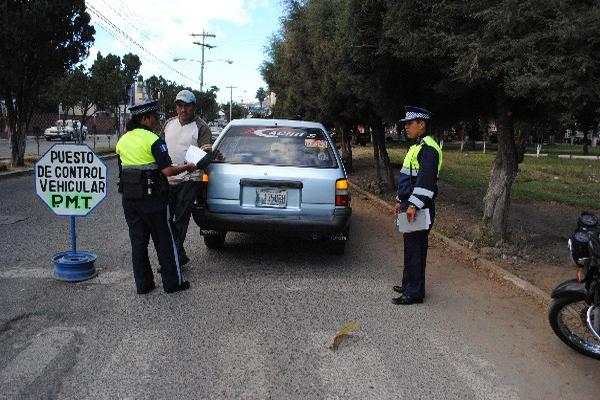 pmt verifica  documentos de  piloto.
