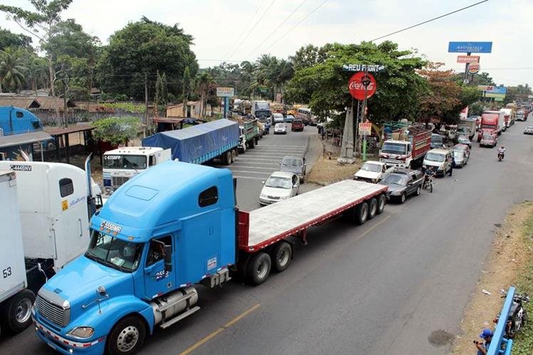 Transporte pesado quedará restringido entre el miércoles 12 de abril al domingo 16. (Foto HemerotecaPL)