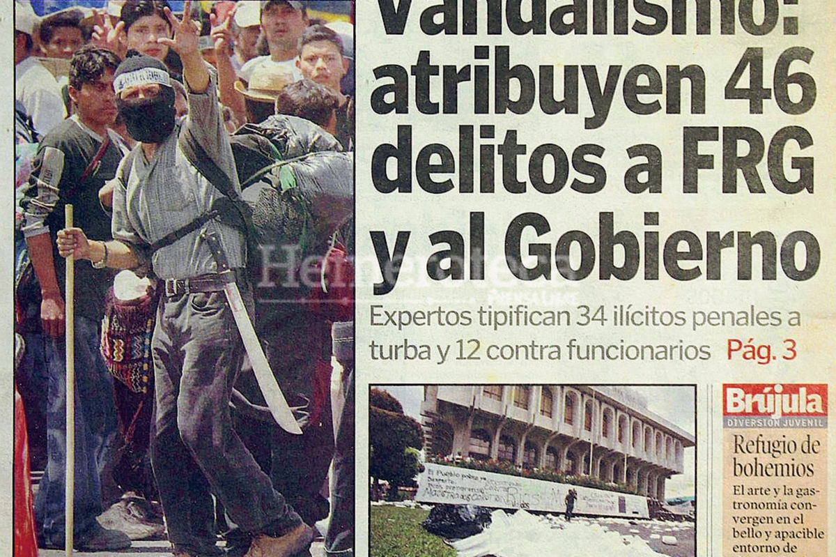 Portada del 26/7/2003, con secuelas del “Jueves Negro”. (Foto: Hemeroteca PL)