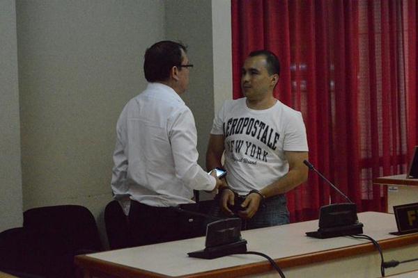 Jorge Adelino Cardona Salazar escucha la sentencia. (Foto Prensa Libre: Víctor Gómez).