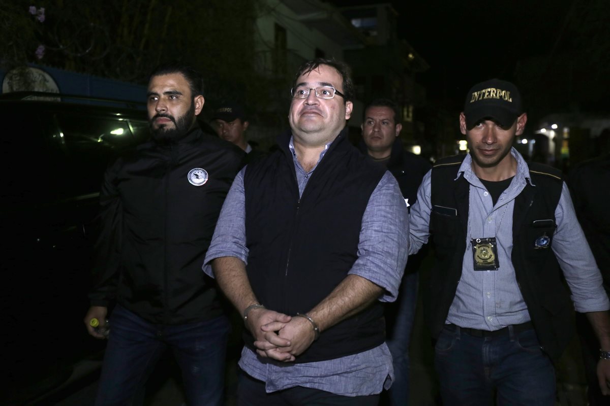 Javier Duarte,  fue parte de un grupo gobernadores del PRI electos en 2010, dos años después ayudarían a impulsar a Peña Nieto. (Foto Prensa Libre: Hemeroteca PL)