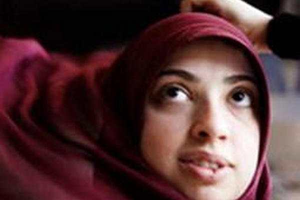 El hiyab es un código de vestimenta femenina islámica que establece que debe cubrirse la mayor parte del cuerpo y que en la práctica se manifiesta con distintos tipos de prendas, según zonas y épocas.