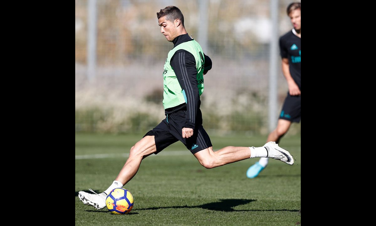 Cristiano Ronaldo durante el entrenamiento del Real Madrid en Valdebebas. (Foto Prensa Libre: cortesía Real Madrid)