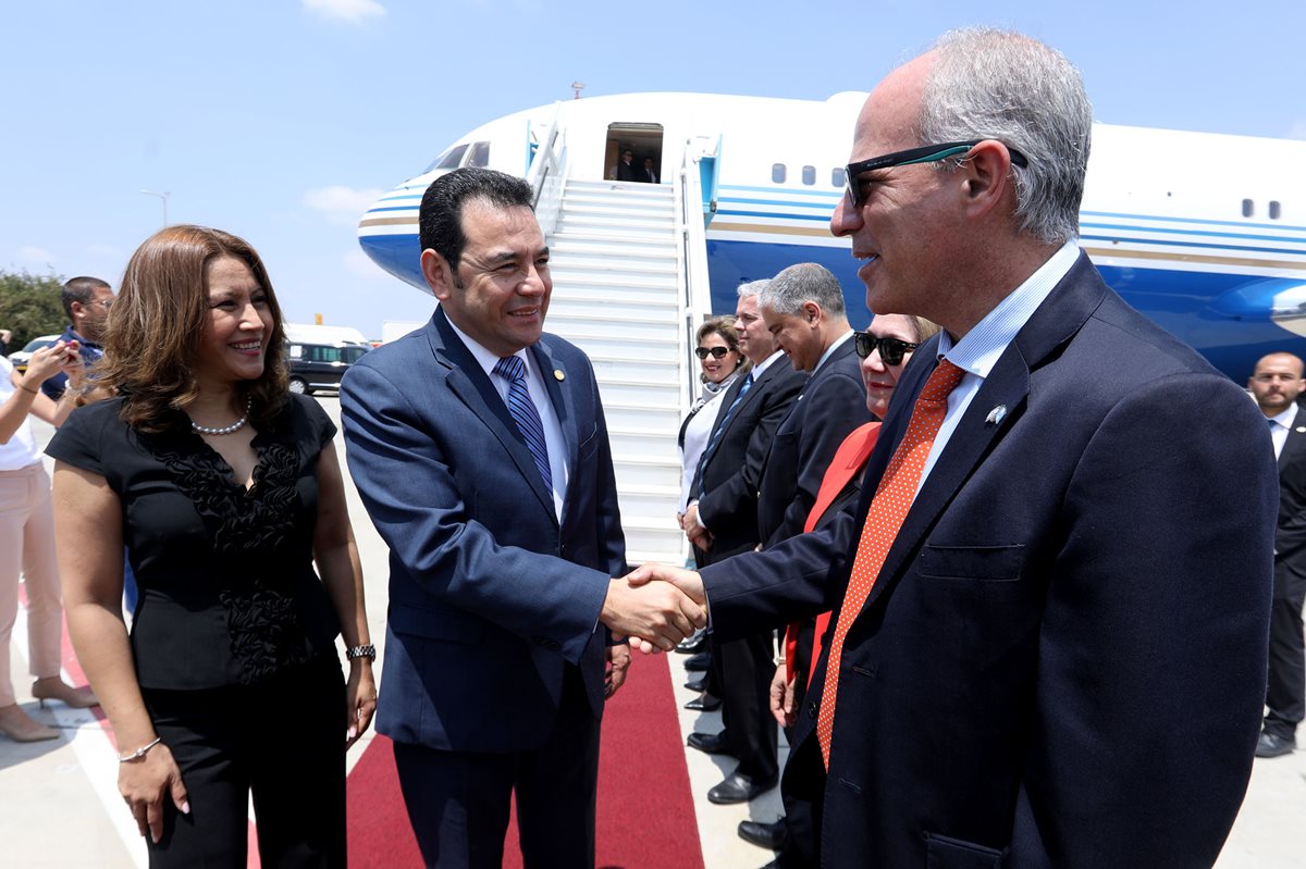 Cancillería confirmó que el dueño de famosos casinos en Las Vegas fue quien pagó el avión privado para Jimmy Morales. (Foto Prensa Libre: Hemeroteca PL)