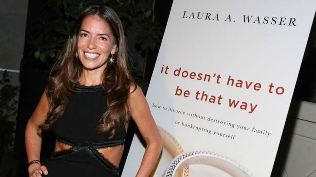 En 2013, Laura Wasser lanzó un libro sobre cómo divorciarse y no destruir a la familia ni terminar en la quiebra. (GETTY IMAGES)