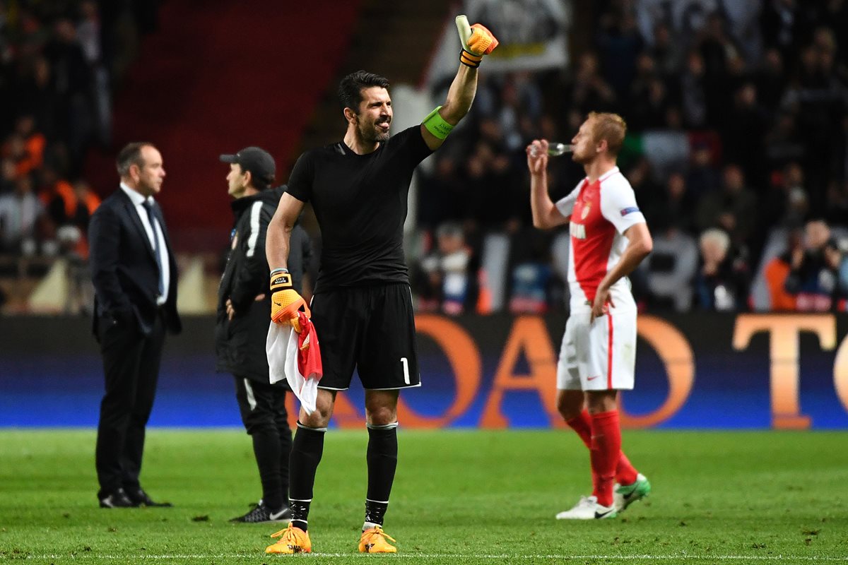 La seguridad que da Buffon en el arco de la Juventus es una de las fortalezas del equipo. (Foto Prensa Libre: AFP)