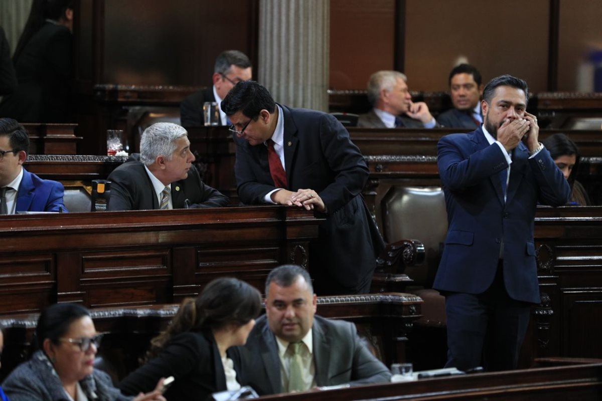 Diputados aprobaron el primer decreto del año y conocieron en primer debate las reformas a la Ley Electoral. (Foto Prensa Libre: Carlos Hernández)