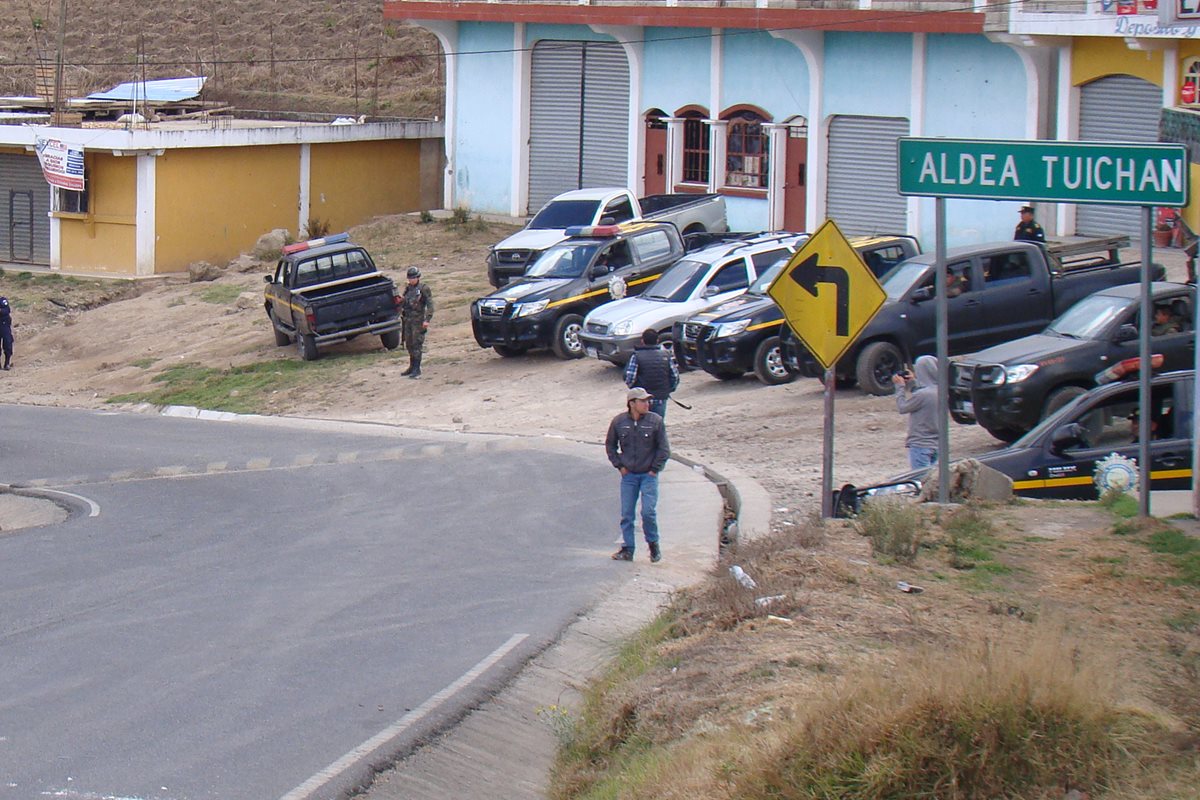 Vecinos de Tuichán, Ixchiguán, habrían llegado a terrenos en disputa lo que generó inconformidad. (Foto Prensa Libre: Whitmer Barrera)